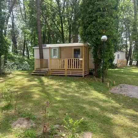 אתר קמפינג Famille Peeters קאמייר